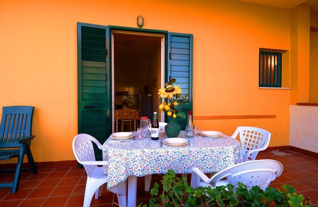 Sole apartment with sea view and parking space! (n ° 1)