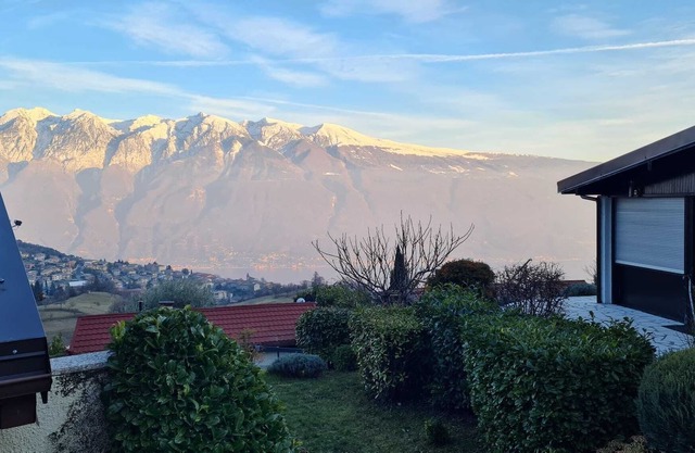 Sole Tignale bungalow with private parking, view of Lake Garda