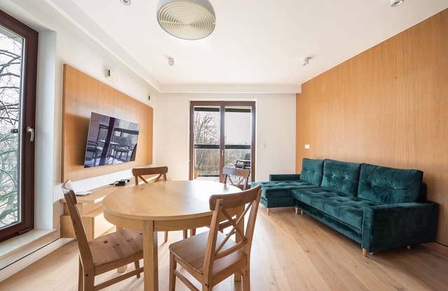 Solec Cristal Home Apartment
