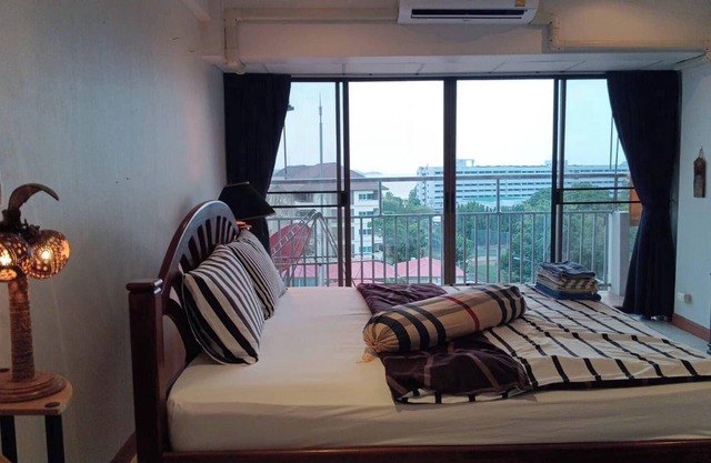 sombat condo seaview 1 bedroom