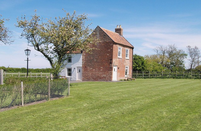 Somer Leyton Cottage