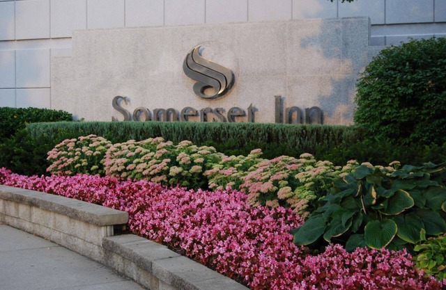 Somerset Inn