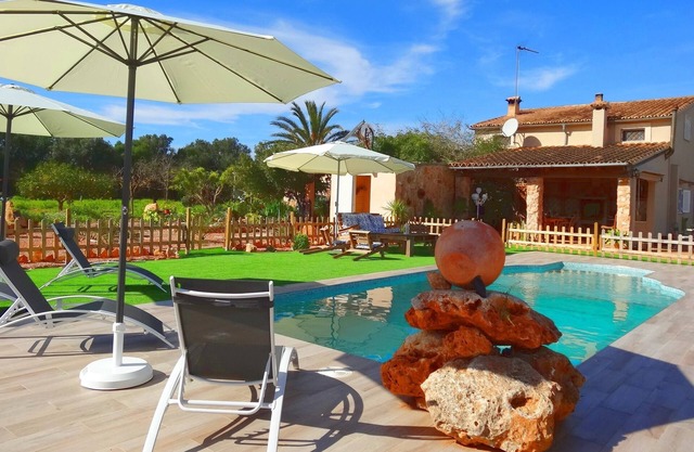 Son Antem, Air Conditioning, Wifi free, Private pool, 8 km From Cala Blava