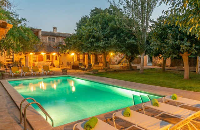 Son Arboç Gran - Five Bedroom Villa, Sleeps 10