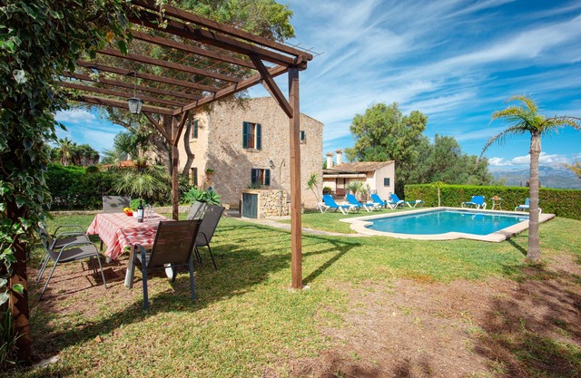 SON BURGUET - Beautiful finca with private pool and free Wifi in Llubí