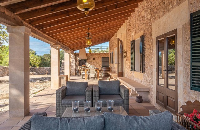"SON FERRERER DEN VOLA VOLA" with Mountain & Sea Views, Close to Palma