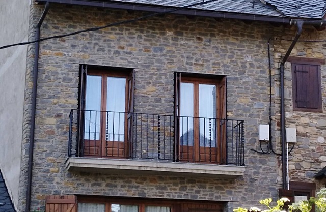 SON HOUSE - FULL HEART OF THE PIRINEU - SKI STATIONS - NATURAL PARKS