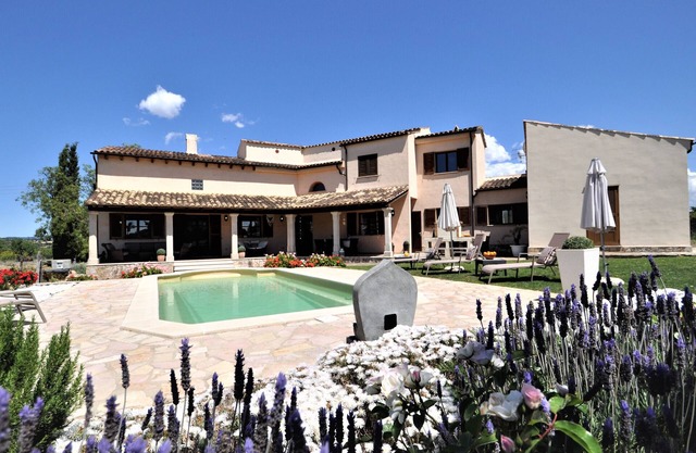 SON RUBI Finca for 7 in Selva with Pool