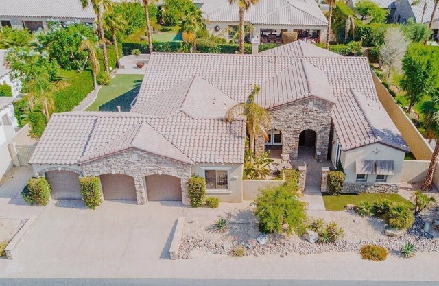 Song Bird Estate by GPM - Walk To Festivals/Private Pool/ Fire Pits