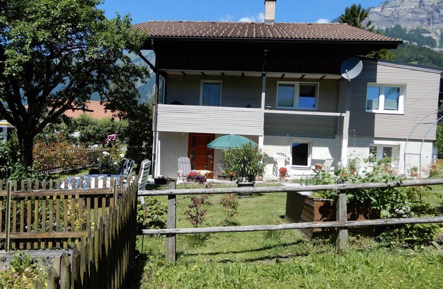 Sonnenblick 4 - beautiful garden apartment near Lake Brienz