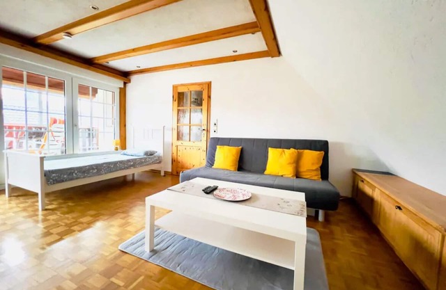 Sonnige Single Wohnung mit Balkon und Blick ins Grüne