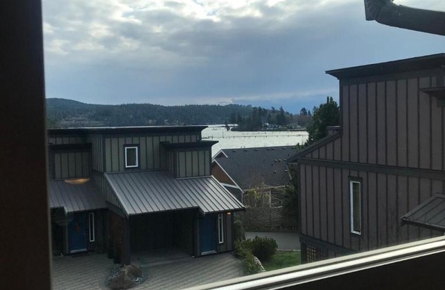 Sooke Harbour Townhouse