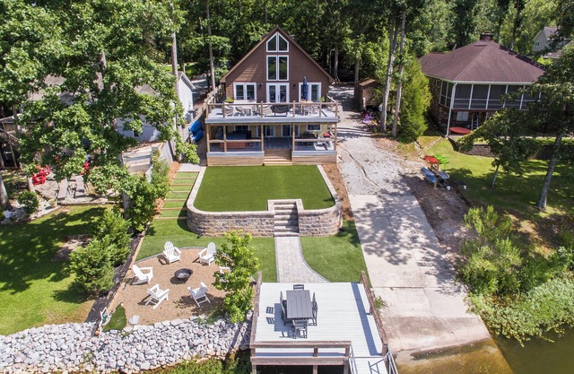 Soothing 3-bedroom house on Lake Murray!