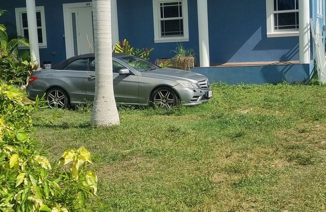 Soothing 3-bedroom house with AC in Frank Sound