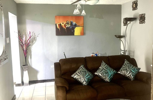 SOOTHING GETAWAY 2 BEDROOM HOME