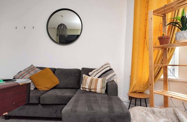 Sophia’s Retreat - 2 Floor 4 Bed Apartment Newport