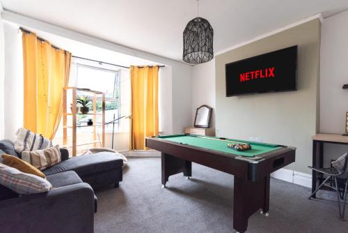 Sophia's Retreat - 2 Floor 4 Bed Apartment - Newport - Coastal Getaway