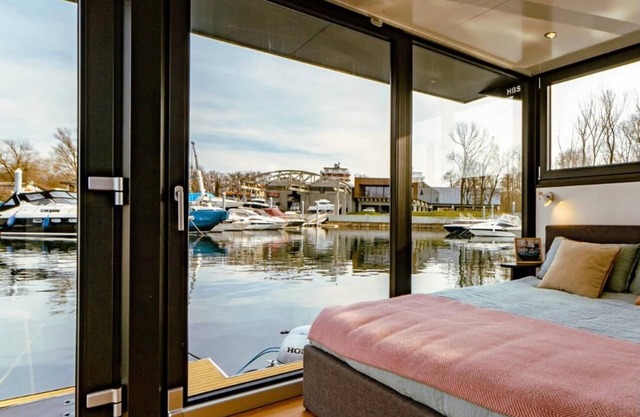 Sopra L'acqua - Houseboat
