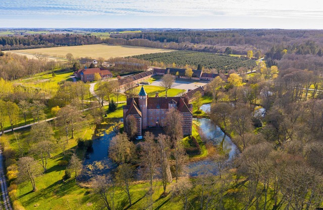 Sostrup Slot og Kloster