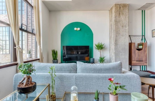 Sosuite | 1BR Penthouse w W/D, Gym, On-Site Bar