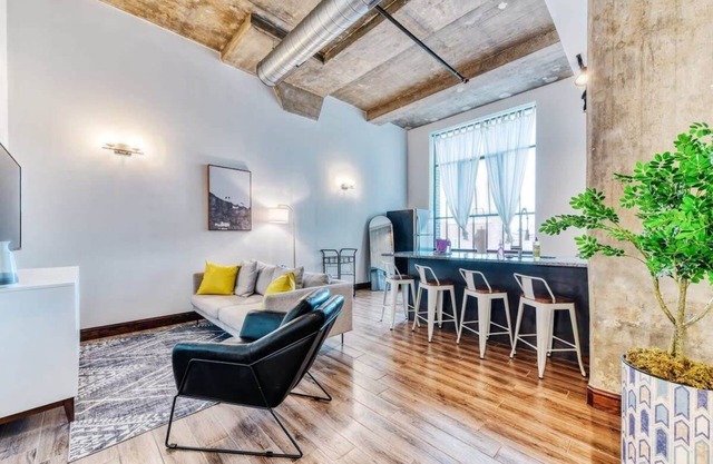 Sosuite | 2BR Apt w W/D, Gym, On-Site Restaurant