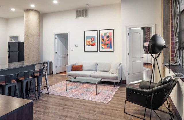 Sosuite | 3BR Apt w Balcony, W/D, Gym, On-Site Bar