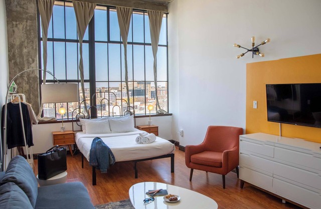 Sosuite | Studio w W/D, Gym, On-Site Restaurant