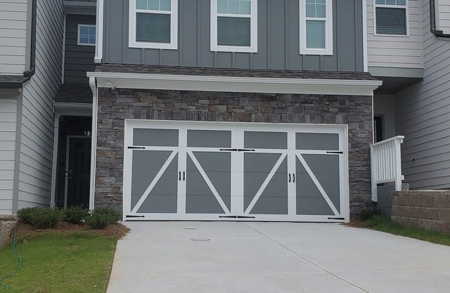Sought after Ashley Park. Walking Trails. Golfing. Shop. Dine. Play and Relax