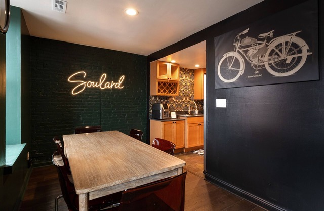 ☆Soulard Market Flat☆Close to Busch and Downtown☆