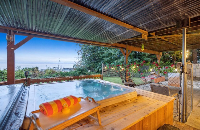 Sound View/Hot Tub /Pet Friendly