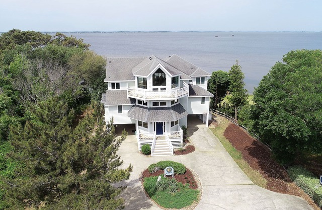 Soundfront, Sound views, Private Pool! MS1, Devonshire