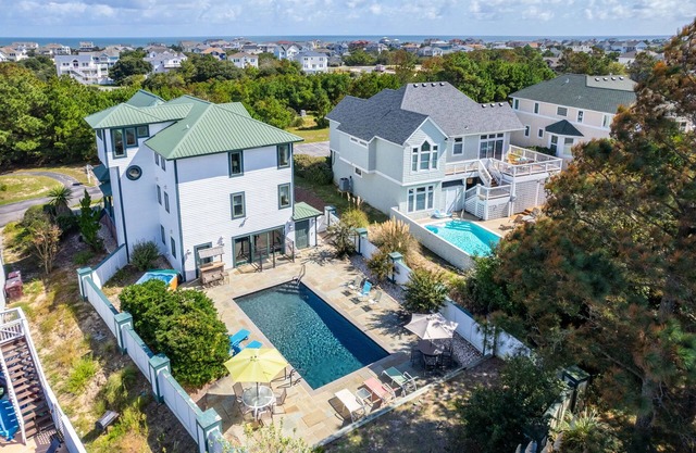 Soundside,New Luxury 6brm,Large Pool,Hottub,GameRm