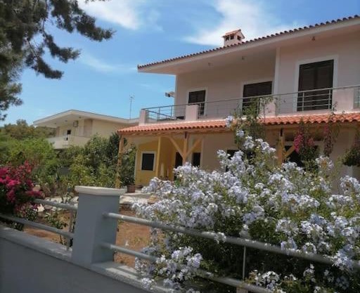 Sounio , Garden house