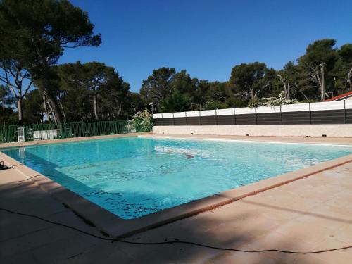 SOUS LE SOLEIL DE PROVENCE