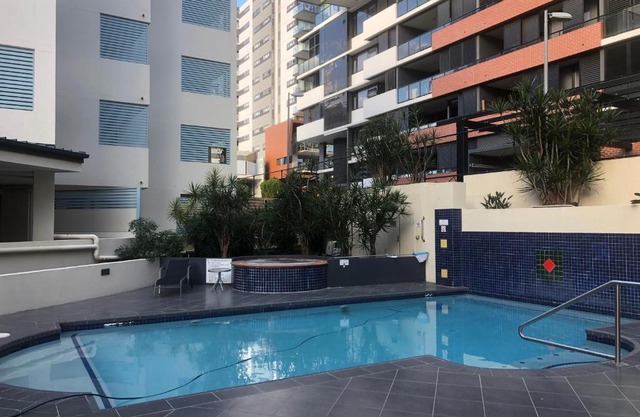 SOUTH BRISBANE APARTMENTS Free Parking