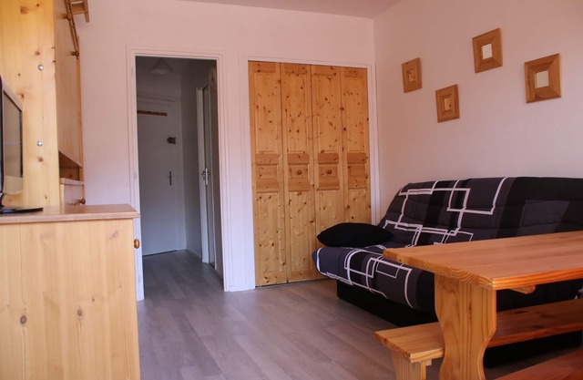 South facing slopes feet