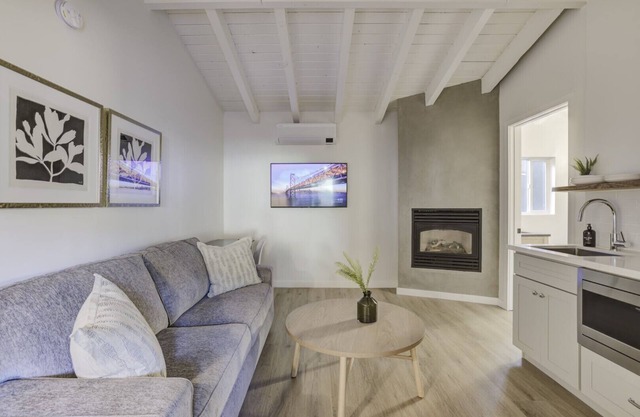 South Lake Chalet #5-New Boutique Suite-Minutes to Heavenly & Lake Tahoe