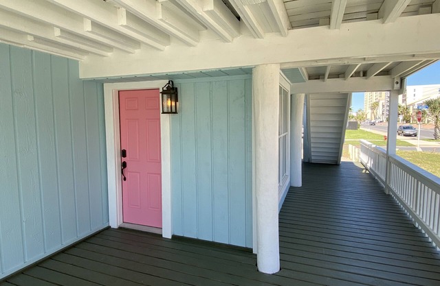 South Padre Island Beach House Retreat/Downstairs Unit