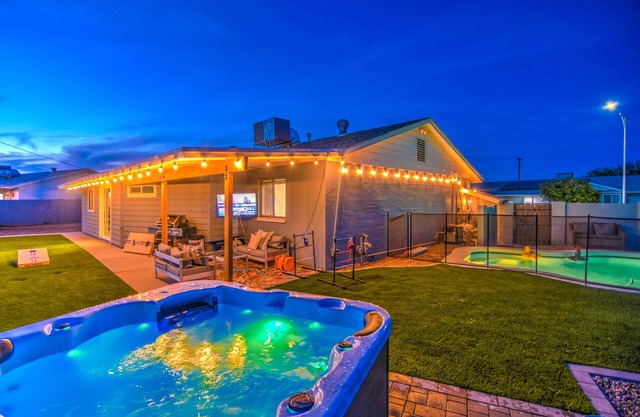 South Scottsdale Poolside Getaway!