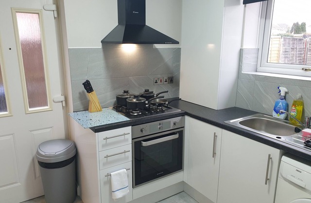 South Shield's Diamond 3 Bedroom House Sleeps 6