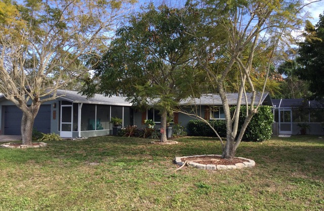 South Venice Retreat. Private home. Quiet Neighborhood near sandy beachs