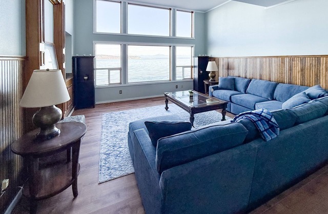 South Whidbey waterfront escape w/large patio & stunning views