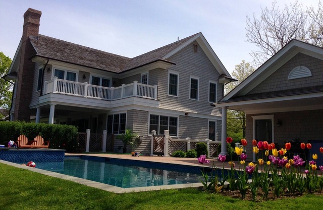 Southampton Village 5 minute walk to Main Steet 10 minute walk to Coopers Beach