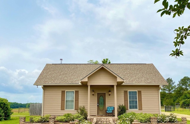 Southern Backroad Retreats (The Pool House)
