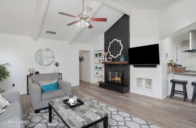Southern Comfort Retreat: King Bed, Near LSUS & Barksdale AFB, Fast wifi.