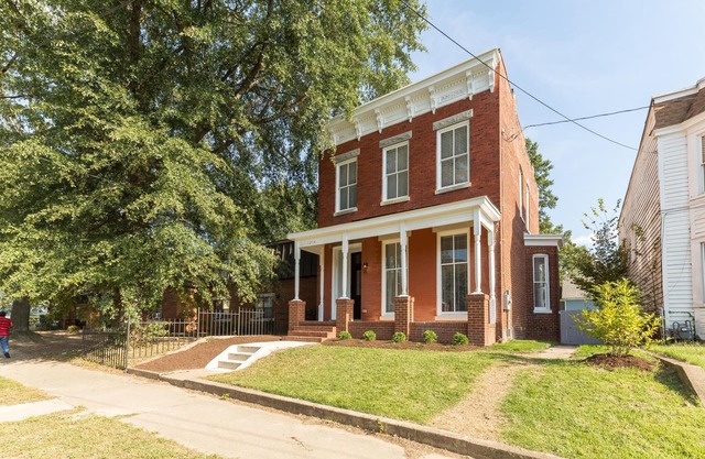 Southern mansion: Eating/Drinking Nearby
