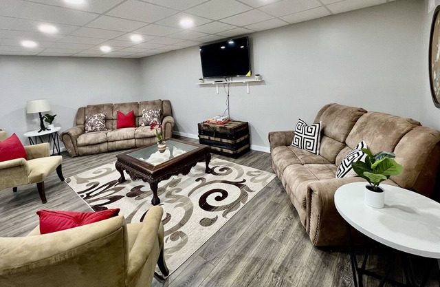 Southern Peach Inn- Spacious Southern Getaway
