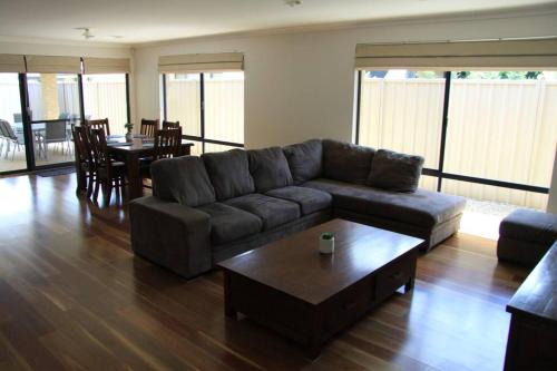 Southern River Family Accommodation. Free WiFi