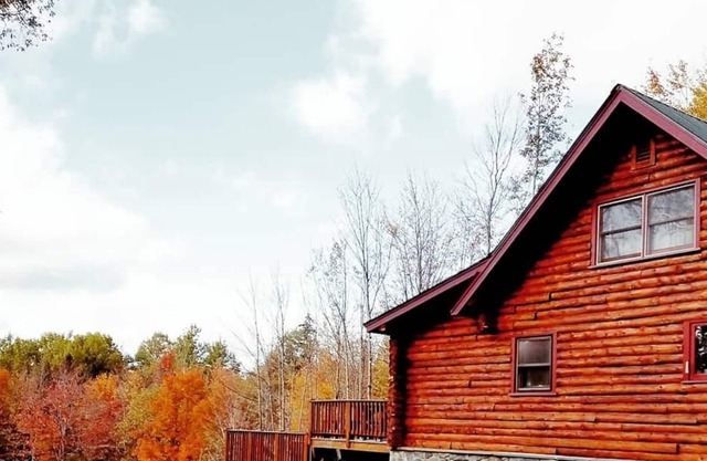 Southern Vermont log cabin, views, pond & 2 firepits. Winter Ski Weeks Available
