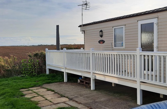 SOUTHFIELD 120, SKIPSEA SANDS